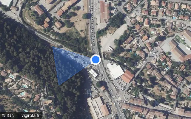 Vue satellite de l'emplacement du radar de feu rouge à Trans-en-Provence